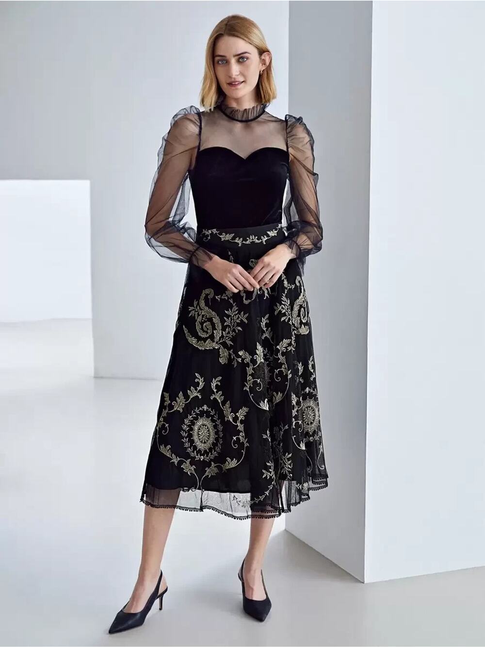 MOTF Premium Embroidery Mesh Overlay Women's Skirt - Small - Black